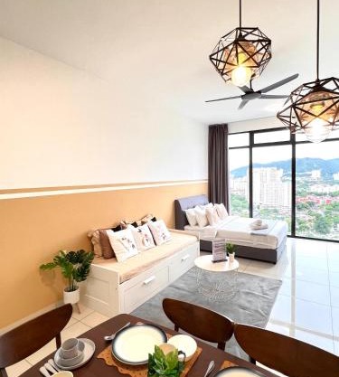 Georgetown Beacon SkyPool 9 pax Family & Baby-Friendly Luxury Suite Penang