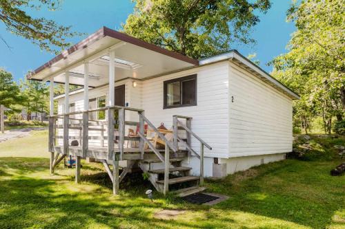 Georgian Bay Rockwood 3-bdrm Waterfront Cottage #2