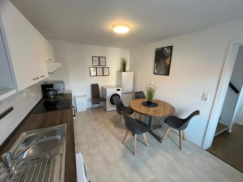 Geräumige 2-Zimmer Monteurunterkunft mit Garten und überdachter Terrasse