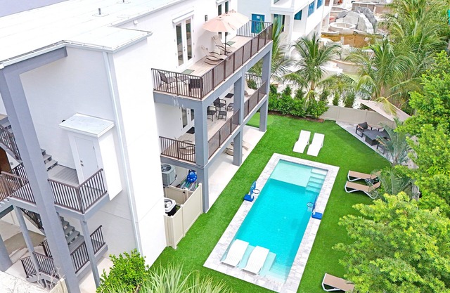Gertrude's | 100% Private Resort-like home & pool, 500ft to private Siesta Key beach access!