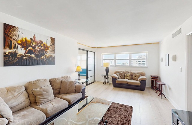Getaway condo near the beach with Wifi & fully equipped kitchen