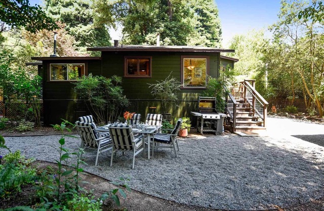 Getaway in the Forest, Surrounded by Peaceful Nature and Year-round Creek