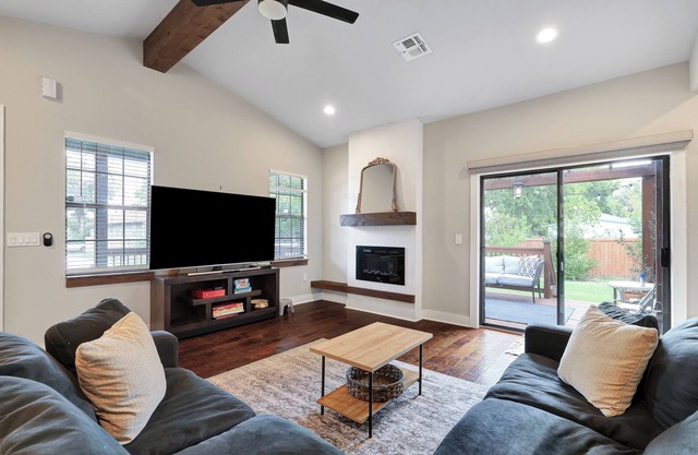 Getaway Nr DT River Walk | BBQ Yard Pet | Games