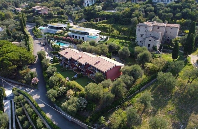 Gianni corner apartment with 2 bedrooms and lake view
