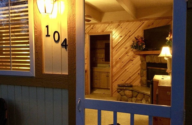 Giant Oaks Lodge