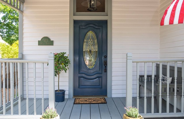 Gideon's House - Modern Amenities in Historic 1854 Charmer