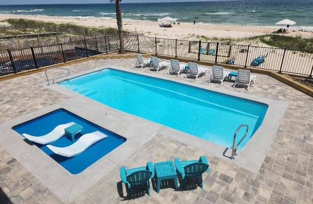 Giggle - A cheerful SGI beach cottagenSwimming and Tanning/Todler pools added