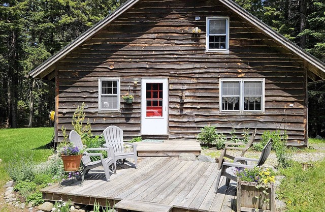 Gilbert Cottage - wooded privacy in Southwest Harbor