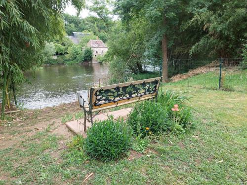 Gite 3 étoiles, Maison spacieuse en bord de rivière