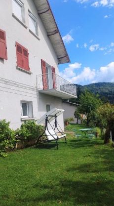 Gite AU CRETET vue campagne La Bridoire proche lac Aiguebelette