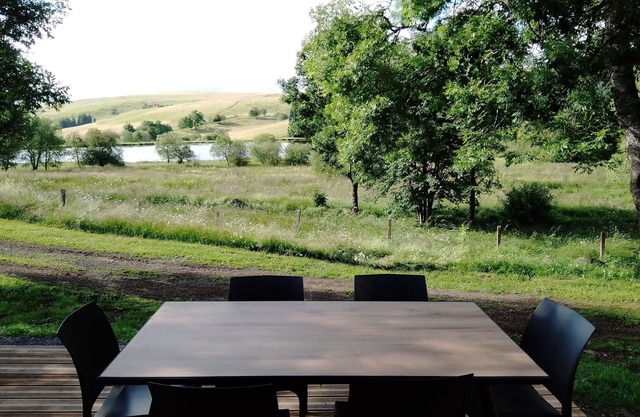 Gîte in the heart of nature, swimming pool, lake