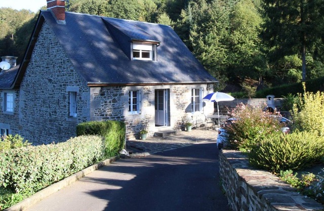 Gite Isigny-le-Buat, 2 bedrooms, 4 persons