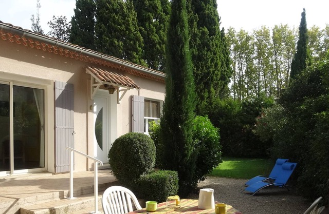 Gite LE PLATANE in Maillane near the Alpilles