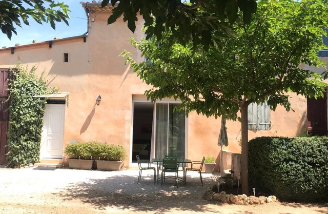 GITE LES CIGALES, Studio 15mn from the BEACHES, Many walks,