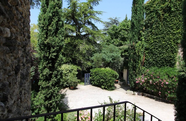 Gite Lou Bancaou classified 2 * in stone property in the village center