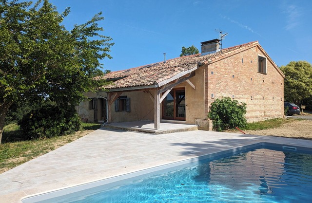 Gite Mondurausse with swimming pool and breathtaking views
