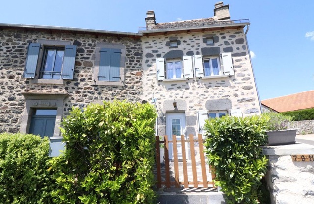 Gite Neussargues en Pinatelle, 2 bedrooms, 4 persons
