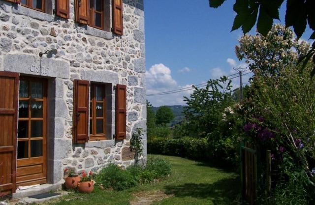 Gite Sansac-Veinazès, 2 bedrooms, 4 persons