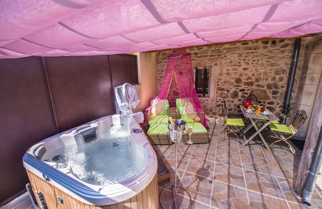 Gite Standing Avec Jacuzzi Privatif