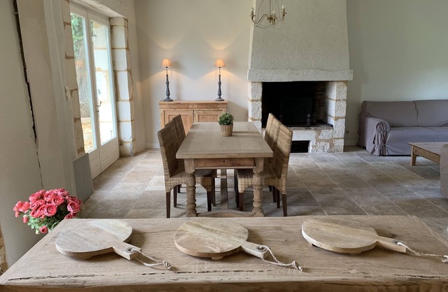 Gîtes of the Castle of Monciaux: Cottage cherry 2 bedrooms, tennis, swimming pool