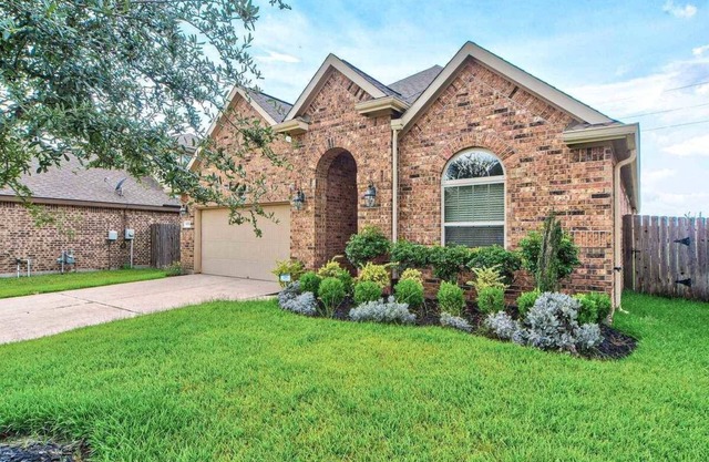 Glamor in Cypress