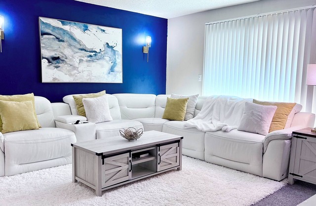 Glamorous 2bed Apartment/Minutes to Braves Stadium