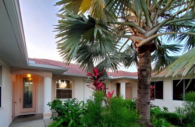 Glamorous and Chic Vacation House w/ Free WiFi!