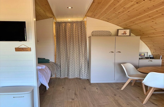 Glamping Pod in Yorkshire Wolds Countryside