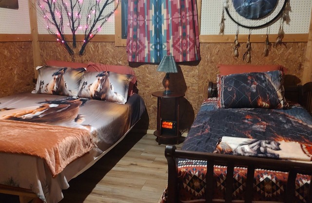 Glamping Room in Rustic Barn with horses!