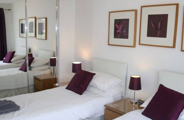 Glasgow Green Apartments, Flat on the Green 3