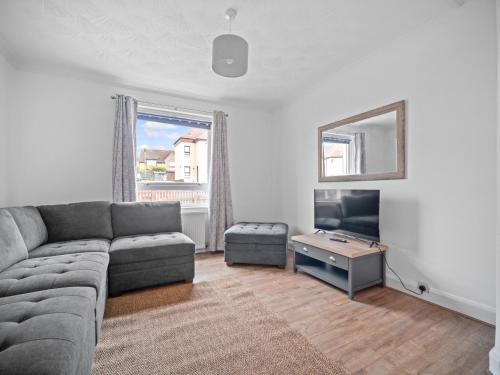 Glebe 2 Bedroom Apartment - Whitburn