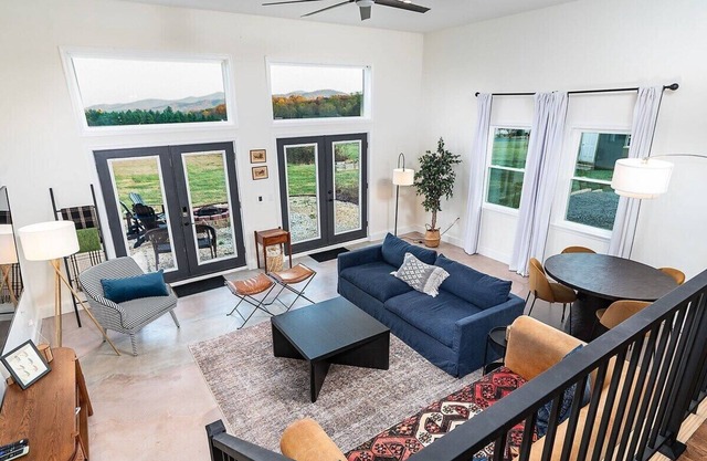 Glenbrae: Afton Retreat w/Mountain Views off 151