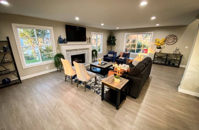 Glendale Hills LUXURY with 360 degree VIEWS!