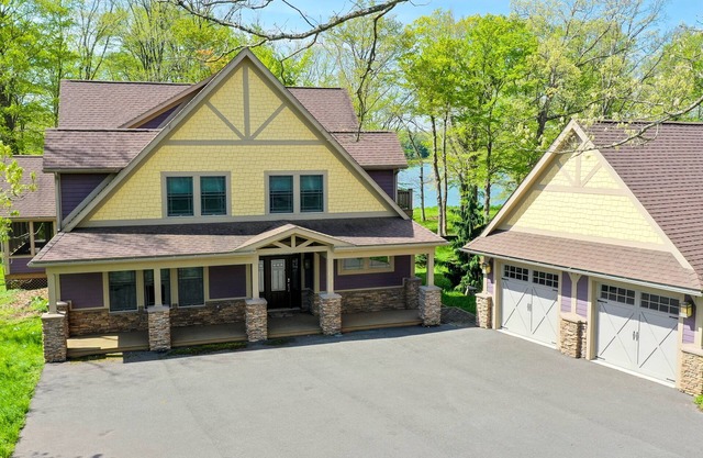 Glenwood Cove | Lake Access + High End Finishes