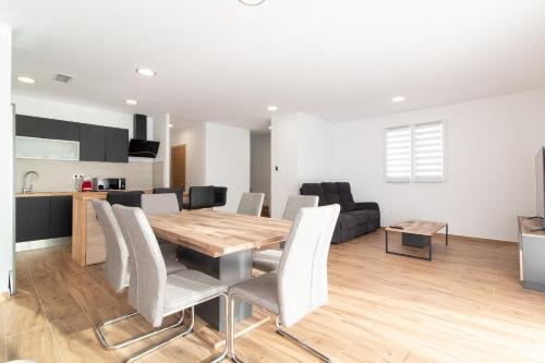 Global Properties, Moderno chalet en la playa de Almenara