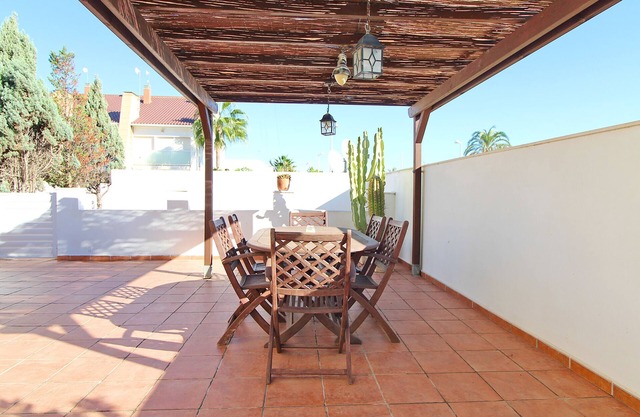Global Properties: Townhouse with sea views on Corinto beach