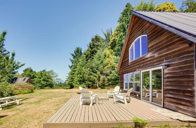 Gold Beach Vacation Rental Close to Beaches!