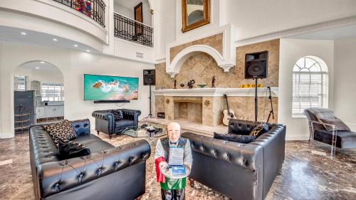 Golden Globe - luxury on the canal with poolspa