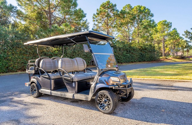 Golf Cart 6-Seat ~ Lake Views ~ Community Pool ~ Patio ~ Gas Grill