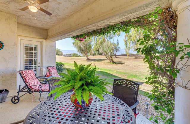 Golf Course View & Pool Access: Palm Desert Condo