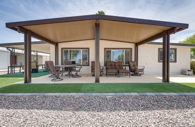 Golf Course Views: Resort Retreat in Sun Lakes