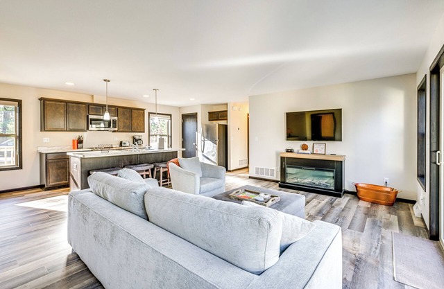 Golf, Hike & Boat: Home w/Fire Pit in Friendship