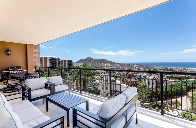 Golf Resort Condo w/Ocean Views at Cabo Quivira