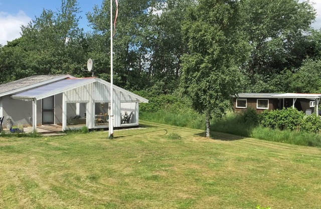 "Gonda" - 500m from the sea by Interhome