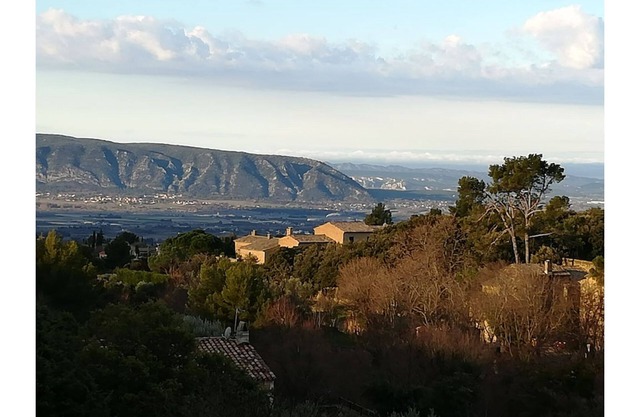 GORDES a stone BASTIDE with swimming pool in the village itself - RESTANQUE 3