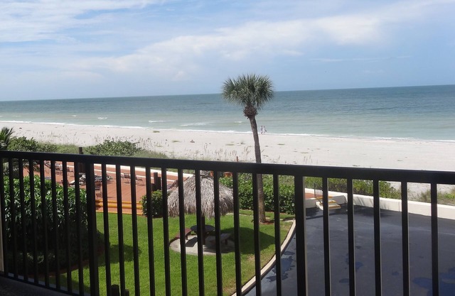 Gorgeous 2 Bedroom, 2 Bath Beachfront Condo On Belleair Beach