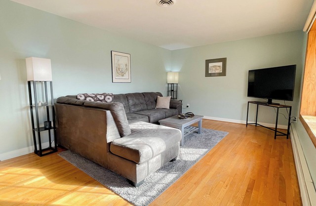 Gorgeous 3-bedroom house with Fenced Yard in charming Staunton
