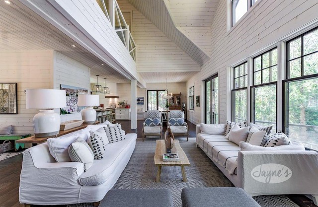 Gorgeous 6bed 6bath cottage and bunkie on Lake of Bays! NW Exposure!