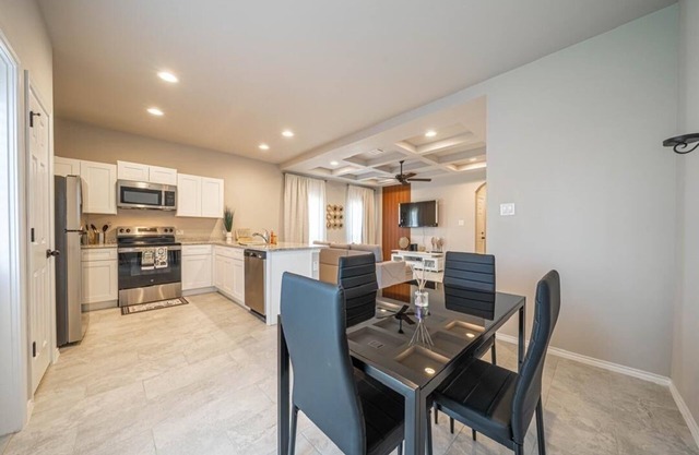 Gorgeous, Brand New 3-Bedrooms Home Near SeaWorld & Lackland Air Force Base.