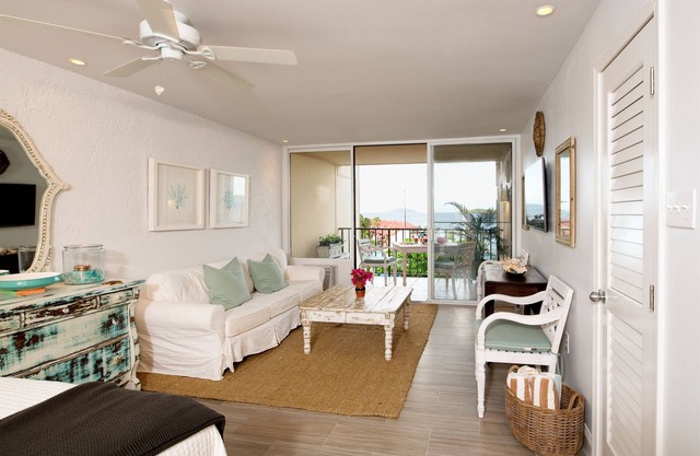 Gorgeous Condo At Sapphire on St Thomas. Walk-in Level. Killer Island Views!